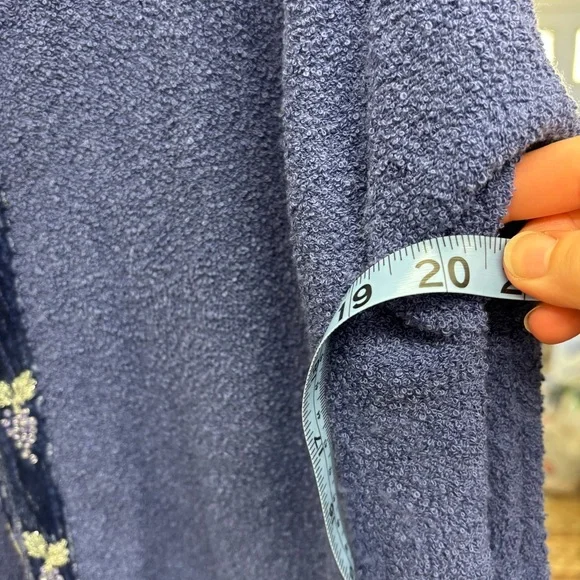 90s Periwinkle cardigan with velvet trim and beaded grape details, small - Picture 9 of 9